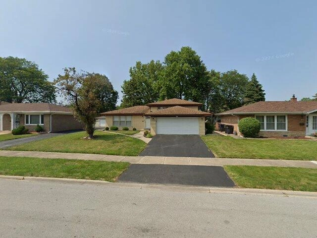 House image located at South Holland, IL 60473
