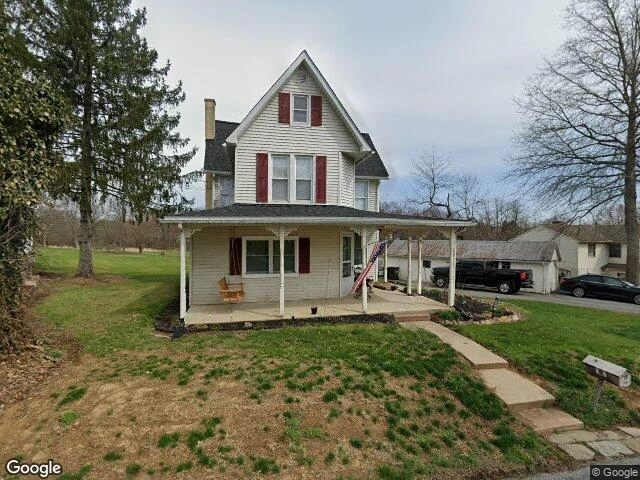 House image located at Reinholds, PA 17569