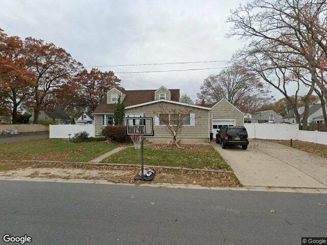 House image located at Lindenhurst, NY 11757