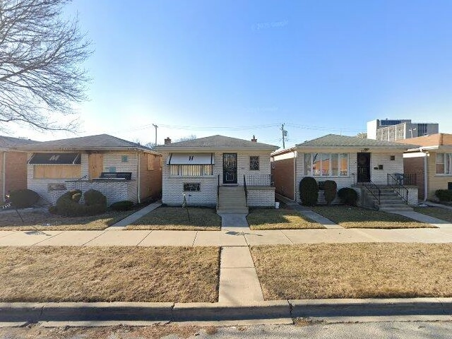 House image located at Chicago, IL 60620