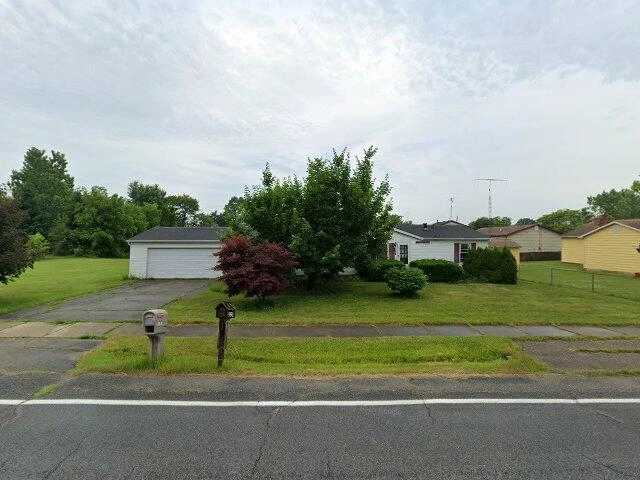 House image located at Burton, MI 48529