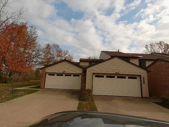 House image located at Willoughby, OH 44094