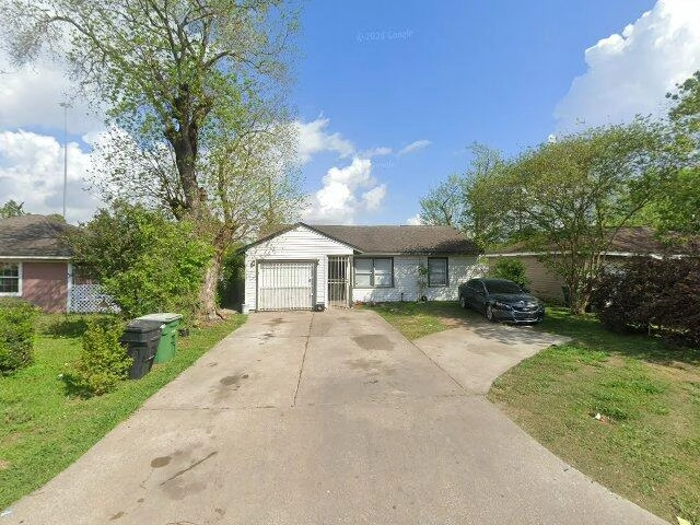 House image located at Houston, TX 77033