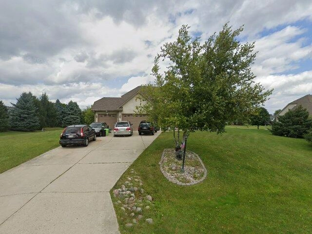 House image located at Pewaukee, WI 53072