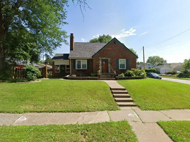 House image located at Davenport, IA 52803