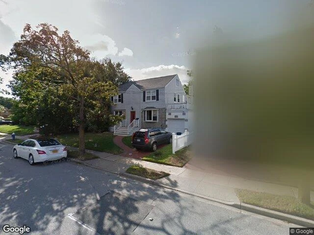 House image located at Hewlett, NY 11557