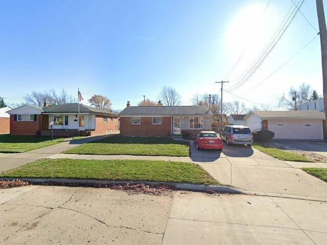 House image located at Fraser, MI 48026