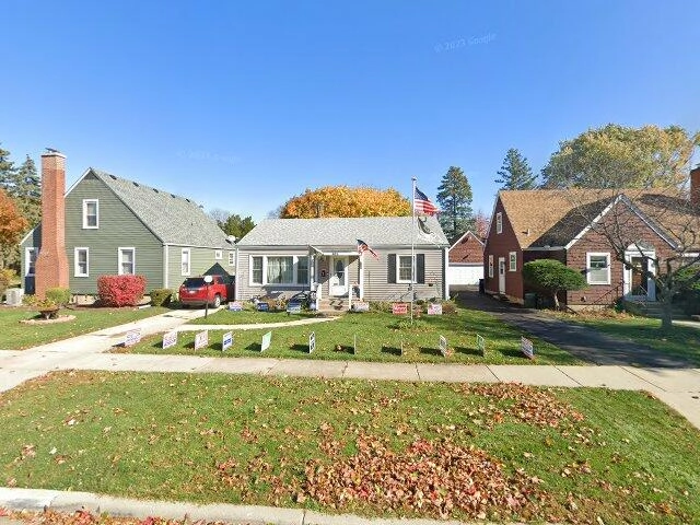 House image located at Elgin, IL 60123