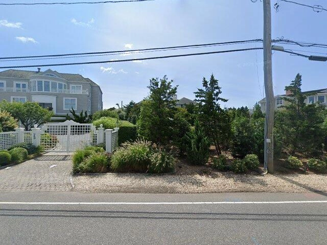 House image located at Southampton, NY 11968