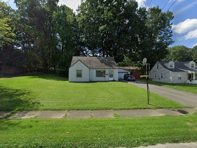 House image located at Youngstown, OH 44502