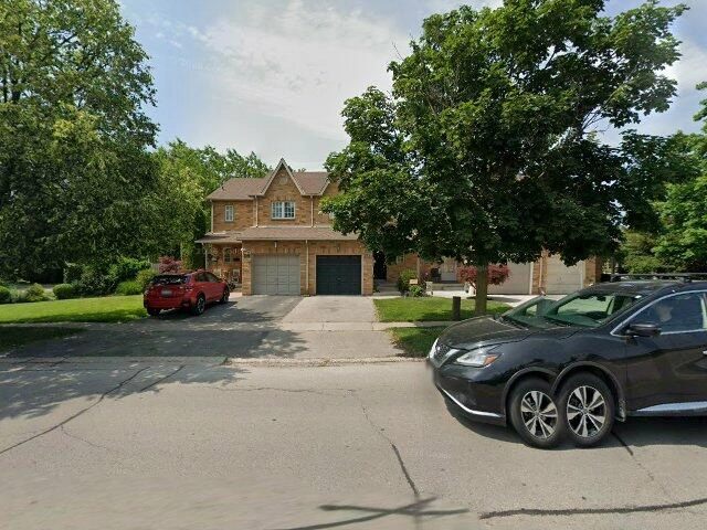 House image located at Uhrichsville, OH 44683