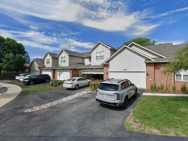 House image located at Naperville, IL 60563