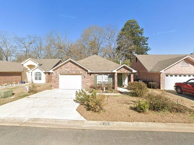 House image located at Saginaw, MI 48603