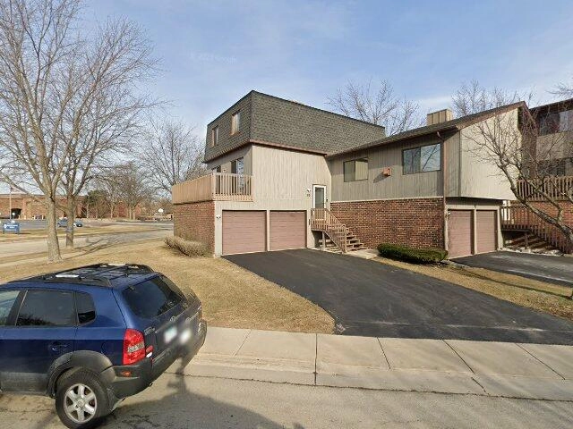 House image located at Roselle, IL 60172