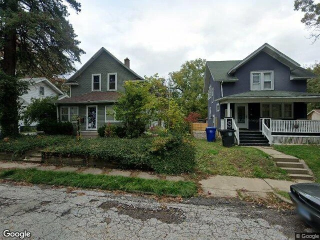 House image located at Moline, IL 61265