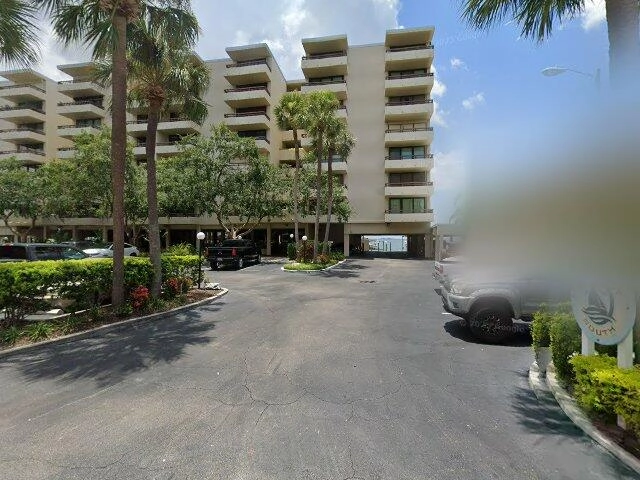 House image located at Tampa, FL 33609