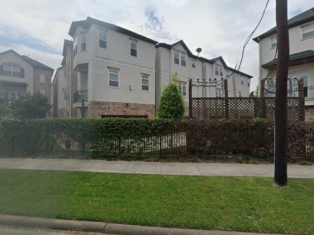 House image located at Houston, TX 77009