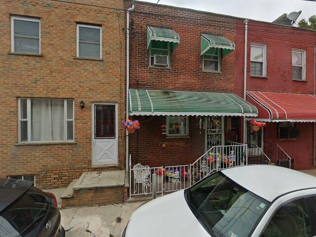 House image located at Aurora, IL 60506