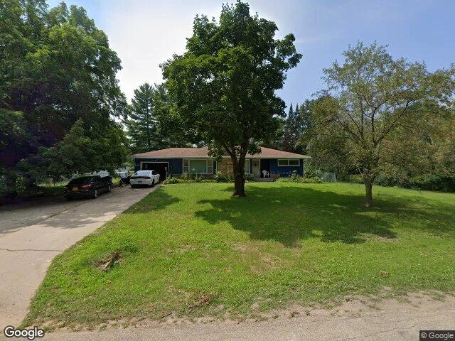 House image located at Freeport, IL 61032