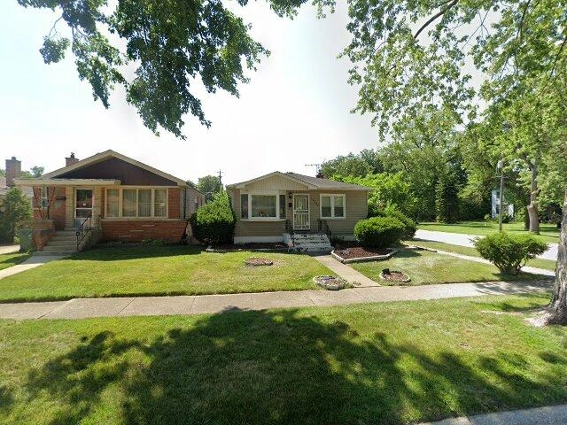 House image located at Dolton, IL 60419