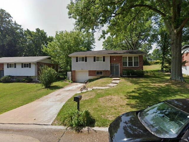 House image located at Saint Louis, MO 63126