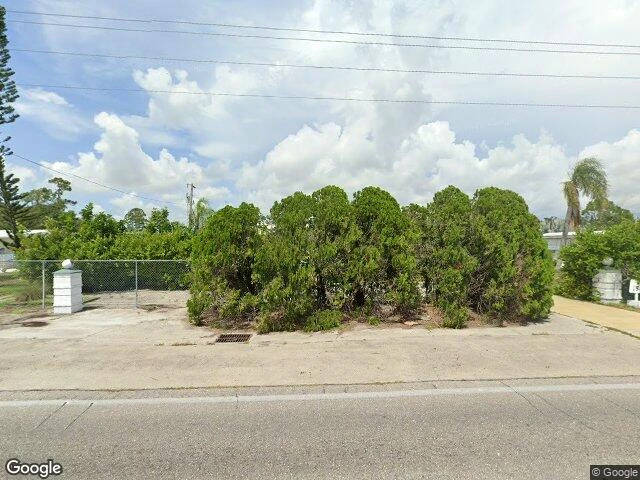 House image located at North Fort Myers, FL 33917