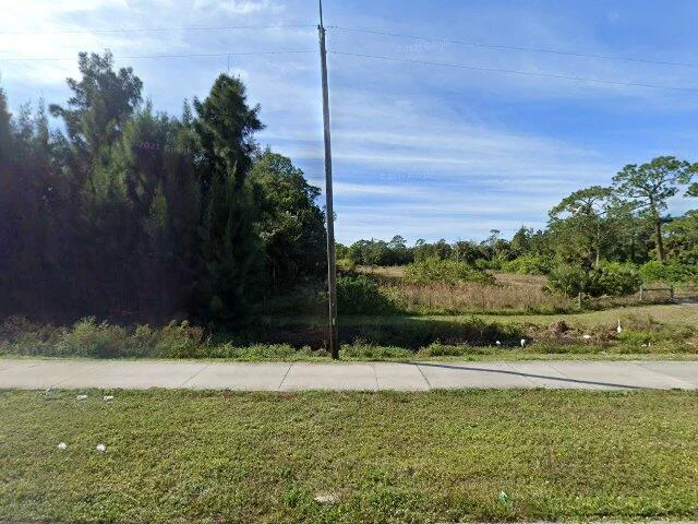 House image located at North Fort Myers, FL 33903