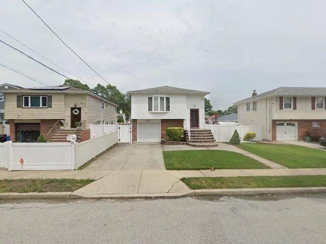 House image located at Roosevelt, NY 11575