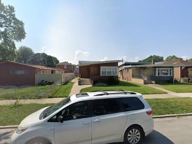 House image located at Chicago, IL 60617