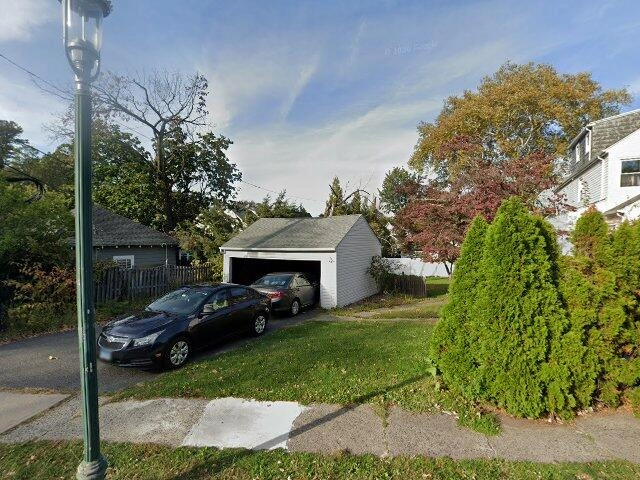 House image located at Newark, NJ 07103