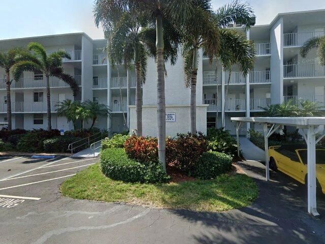 House image located at Boynton Beach, FL 33435