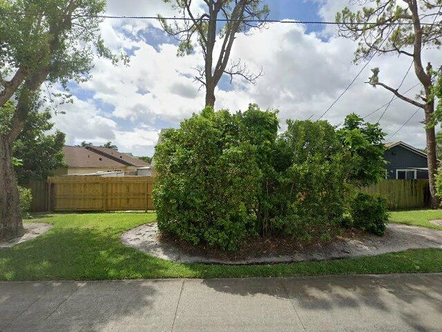 House image located at Lake Worth, FL 33462
