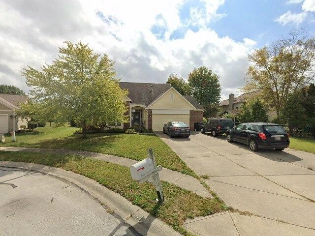 House image located at Avon, IN 46123