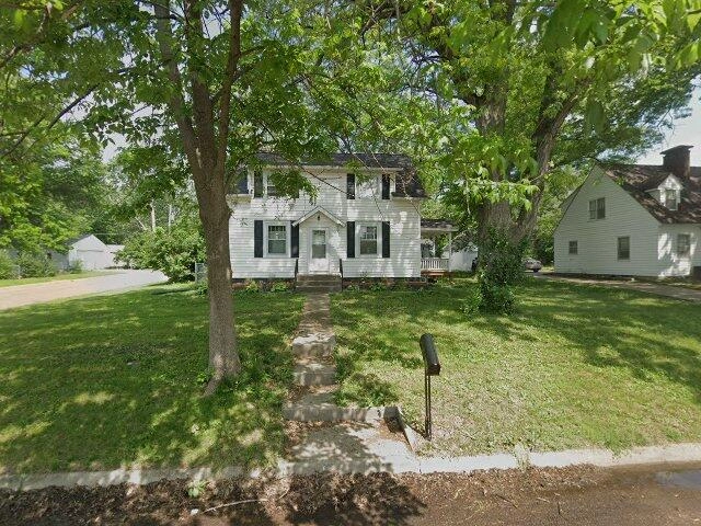 House image located at Topeka, KS 66605