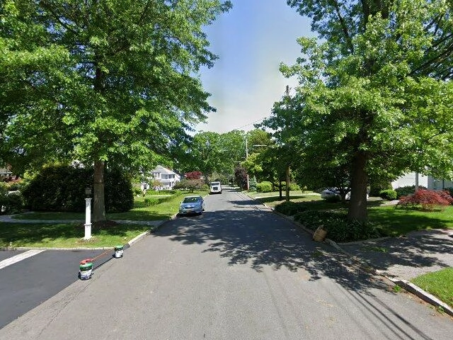 House image located at Whiting, IN 46394