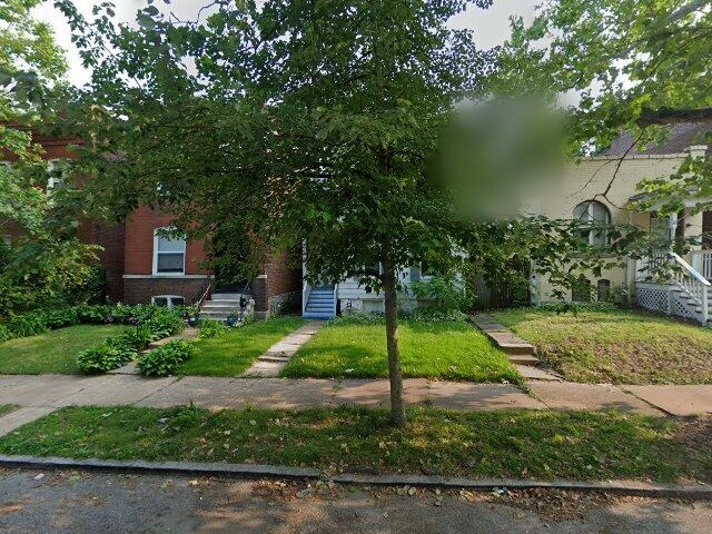 House image located at Saint Louis, MO 63118