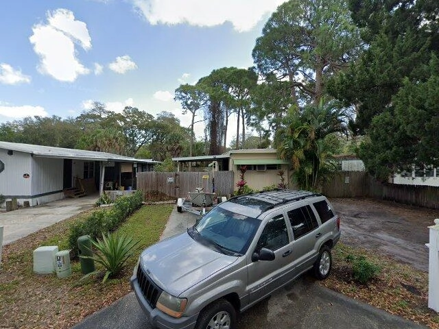 House image located at Saint Petersburg, FL 33709