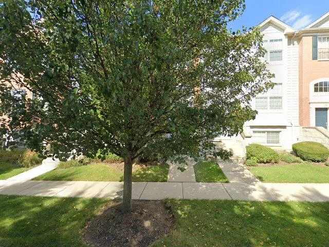 House image located at Elgin, IL 60124