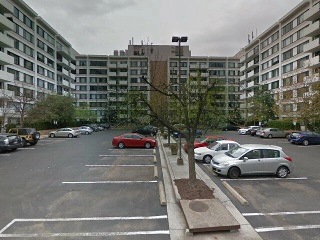 House image located at Arlington, VA 22203