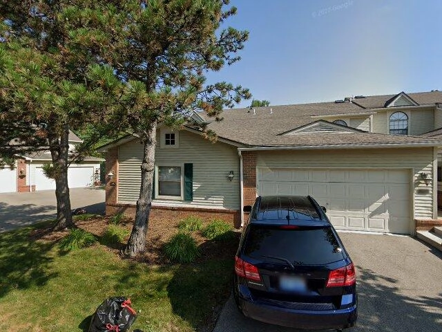 House image located at West Bloomfield, MI 48322