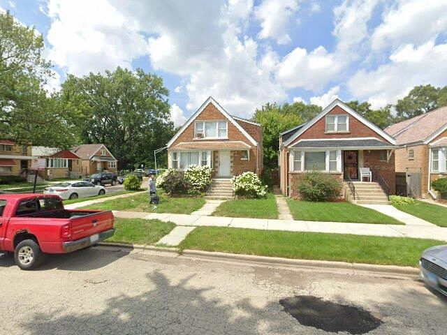 House image located at Chicago, IL 60609