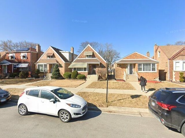 House image located at Chicago, IL 60652