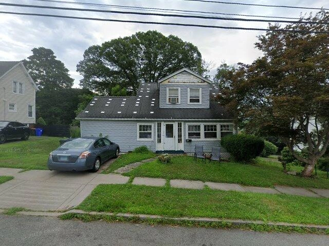 House image located at Meriden, CT 06451