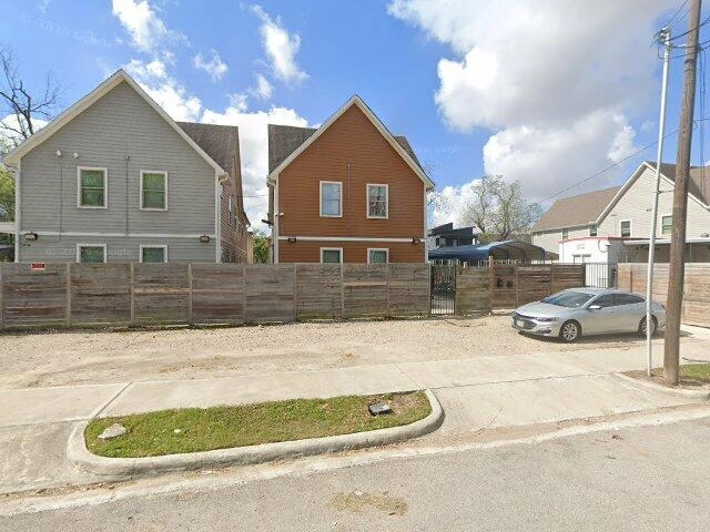 House image located at Houston, TX 77004