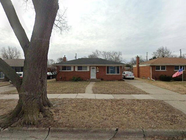 House image located at Warren, MI 48092