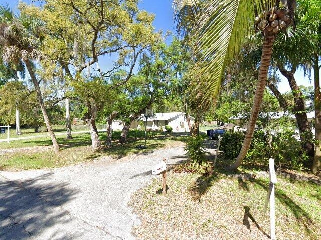 House image located at North Fort Myers, FL 33903