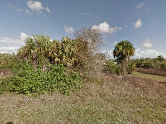 House image located at Fort Myers, FL 33905