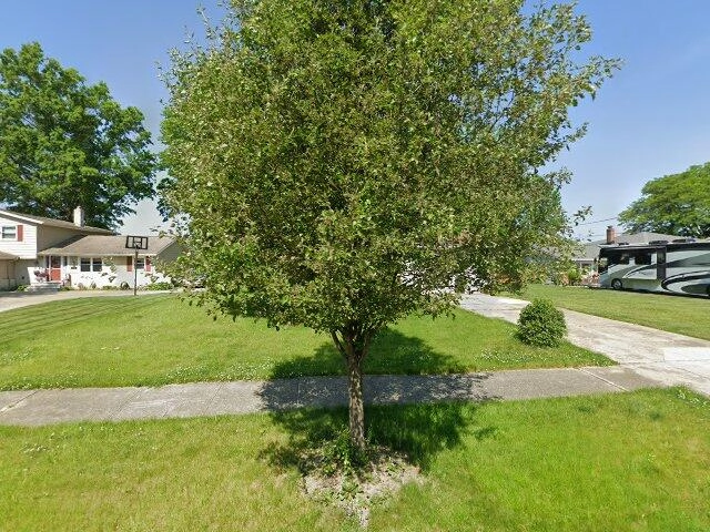 House image located at North Olmsted, OH 44070