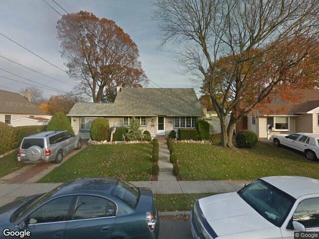 House image located at Massapequa Park, NY 11762