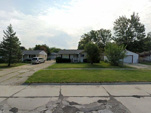 House image located at Romulus, MI 48174